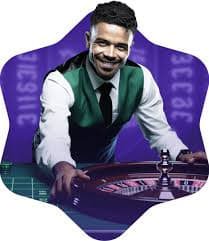 Meja live dealer Casino Hold'em di platform on togel dengan kartu dan chip terlihat jelas